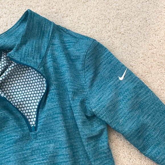 Nike Women’s Golf Quarter Zip, Size Small - Picture 2 of 4